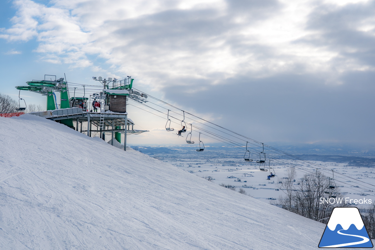ぴっぷスキー場｜旭川紋別自動車道・比布北インターを降りたら約３分で到着。良質な雪、多彩なコース、抜群の眺望、美味しいグルメ、アフタースキーに温泉も。。。とっても高い満足度を誇るローカルゲレンデを滑ります(^^)/